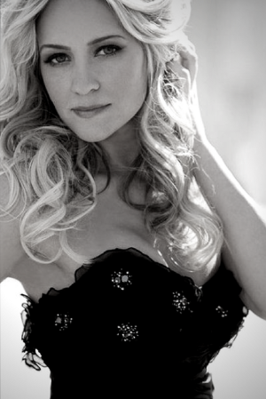 https://www.brampton.ca/EN/Arts-Culture-Tourism/CulturalSrvs/PublishingImages/Walk-of-Fame/Tara-Oram/Headshot_taraOram.png