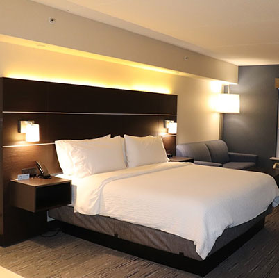 Holiday Inn Express Hotel & Suites