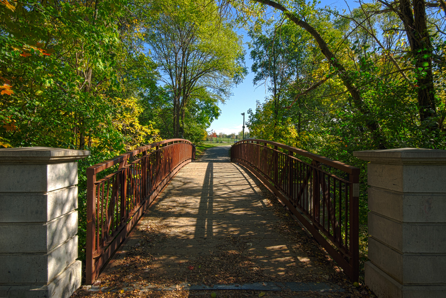 https://www.brampton.ca/EN/residents/parks/PublishingImages/Web-banner/Centennial%20Park_October_04.jpg